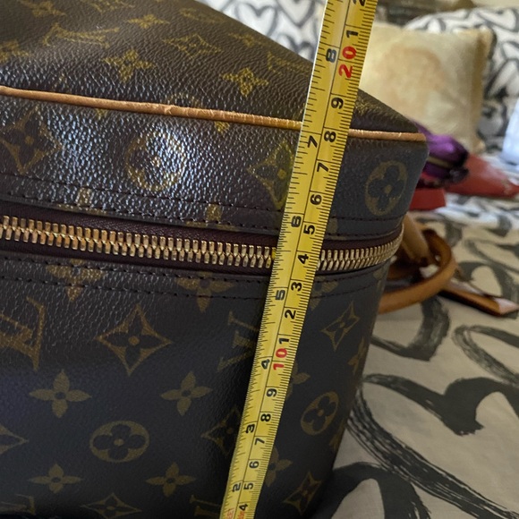Louis Vuitton travel suitcase rare vintage style to add to your LV collection - Picture 11 of 11